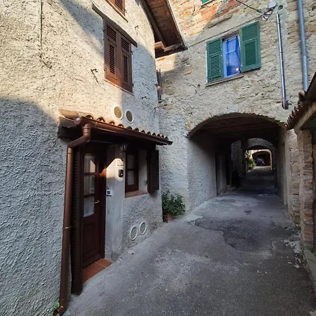 Casa Camilla, Sulle Colline Di